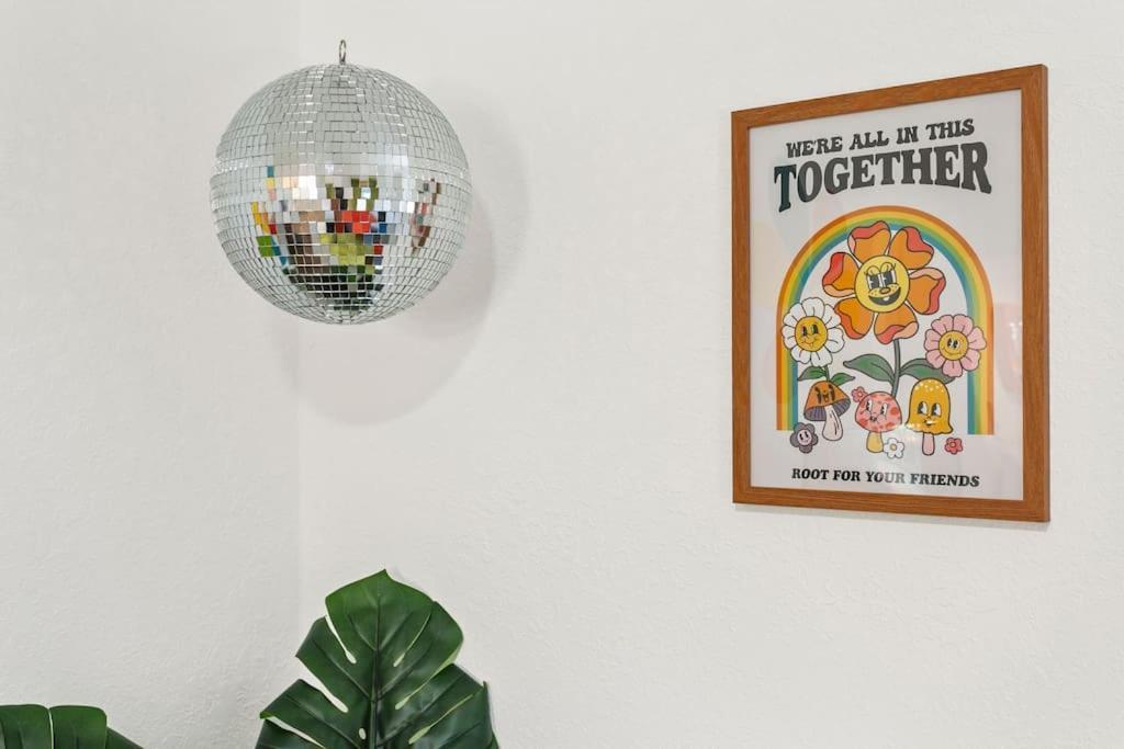 That 70'S Themed Apt Close To Coffee, Food + Shops Tampa Zewnętrze zdjęcie
